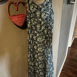 Floral Sleeveless Maxi Dress